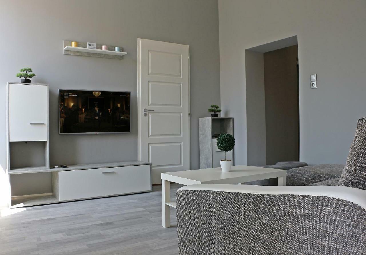 Centroom Apartman Satoraljaujhely ภายนอก รูปภาพ